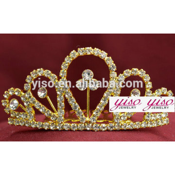 Des tiaras et des couronnes d'enfants